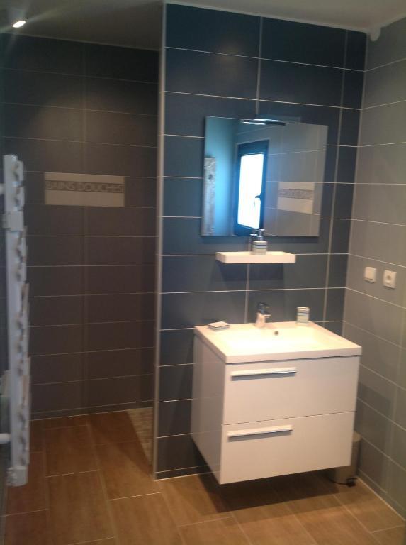 Le Clos Du Pontet Orlienas Room photo